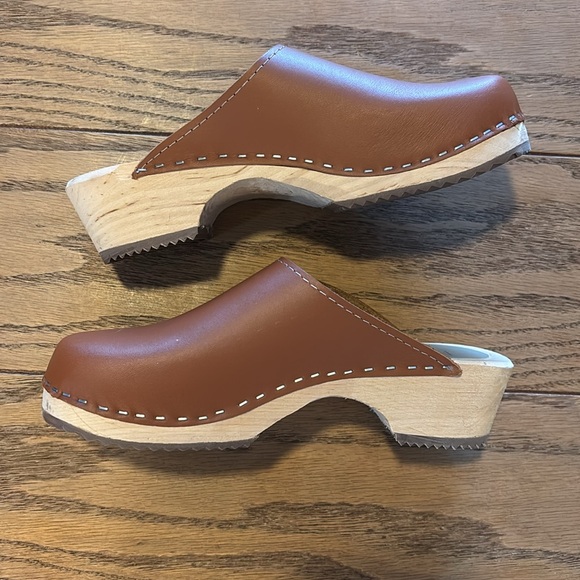 Nina Z New York MONA Classic Swedish Stapled Natural Clogs, 37 - Picture 8 of 11